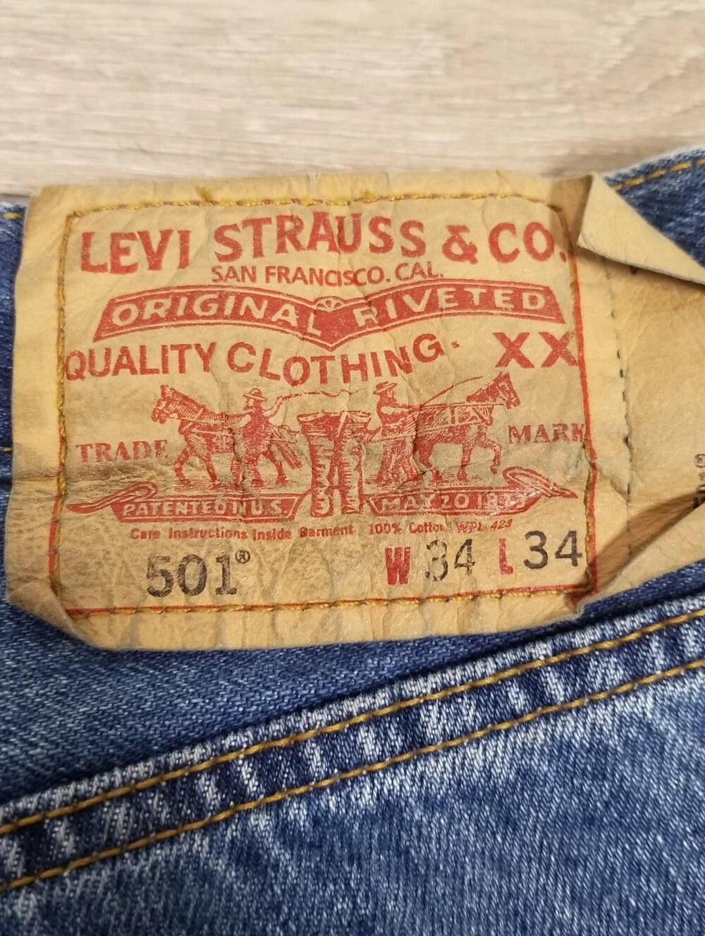 Vintage Y2K Levis 501 Jeans Mens 34x34 Button Fly Straight Leg Blue Denim